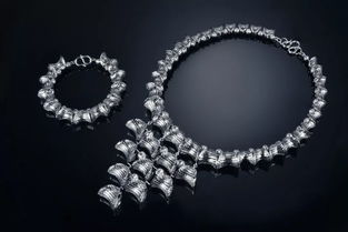 精工佳作閃耀設(shè)計(jì)殿堂 甘露珠寶榮膺中國(guó)珠寶首飾設(shè)計(jì)與制作大賽雙項(xiàng)殊榮